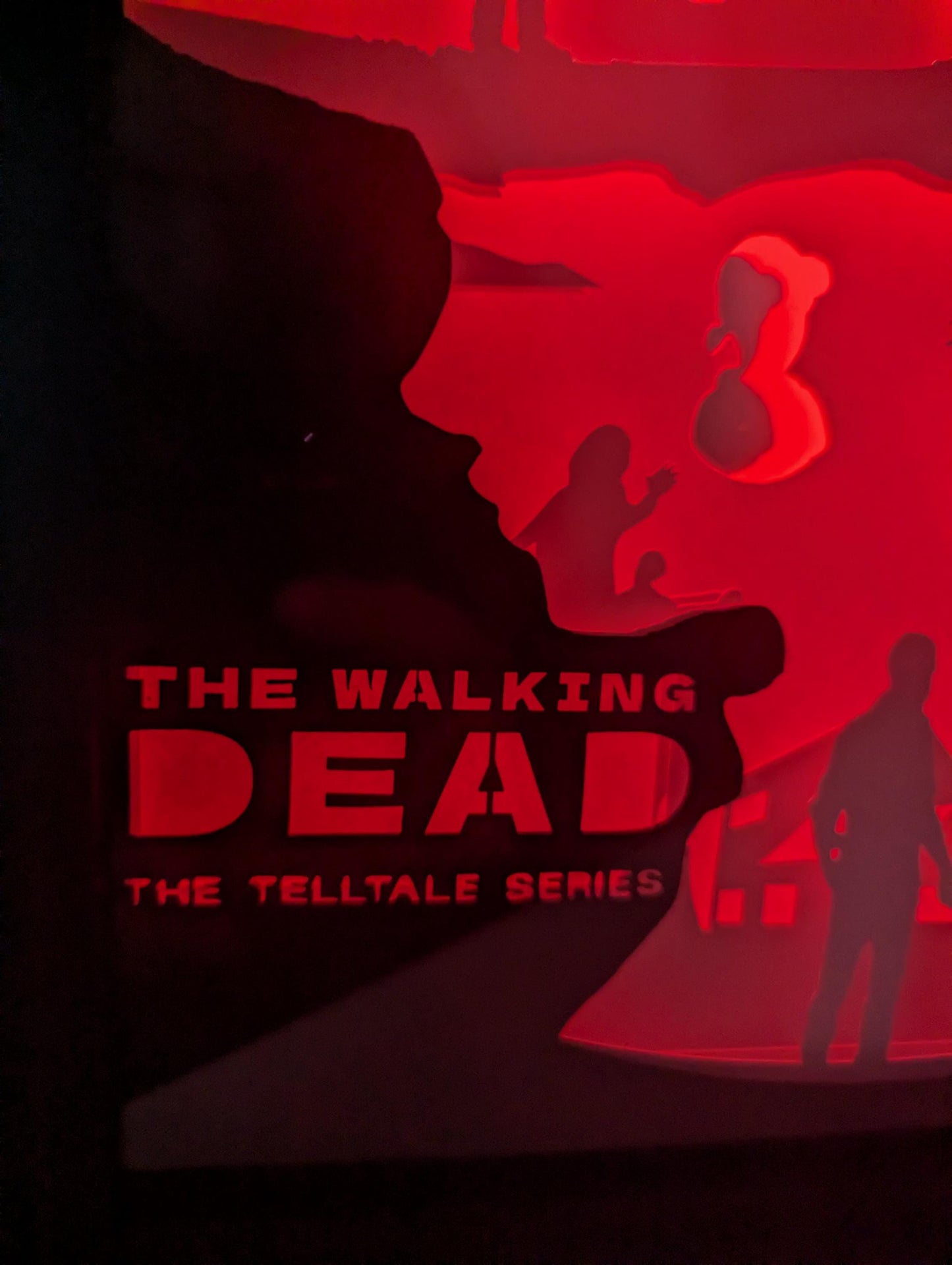 Telltale the walking dead - Lee and Clementine Shadowbox / Lightbox, Great gift, game room decor