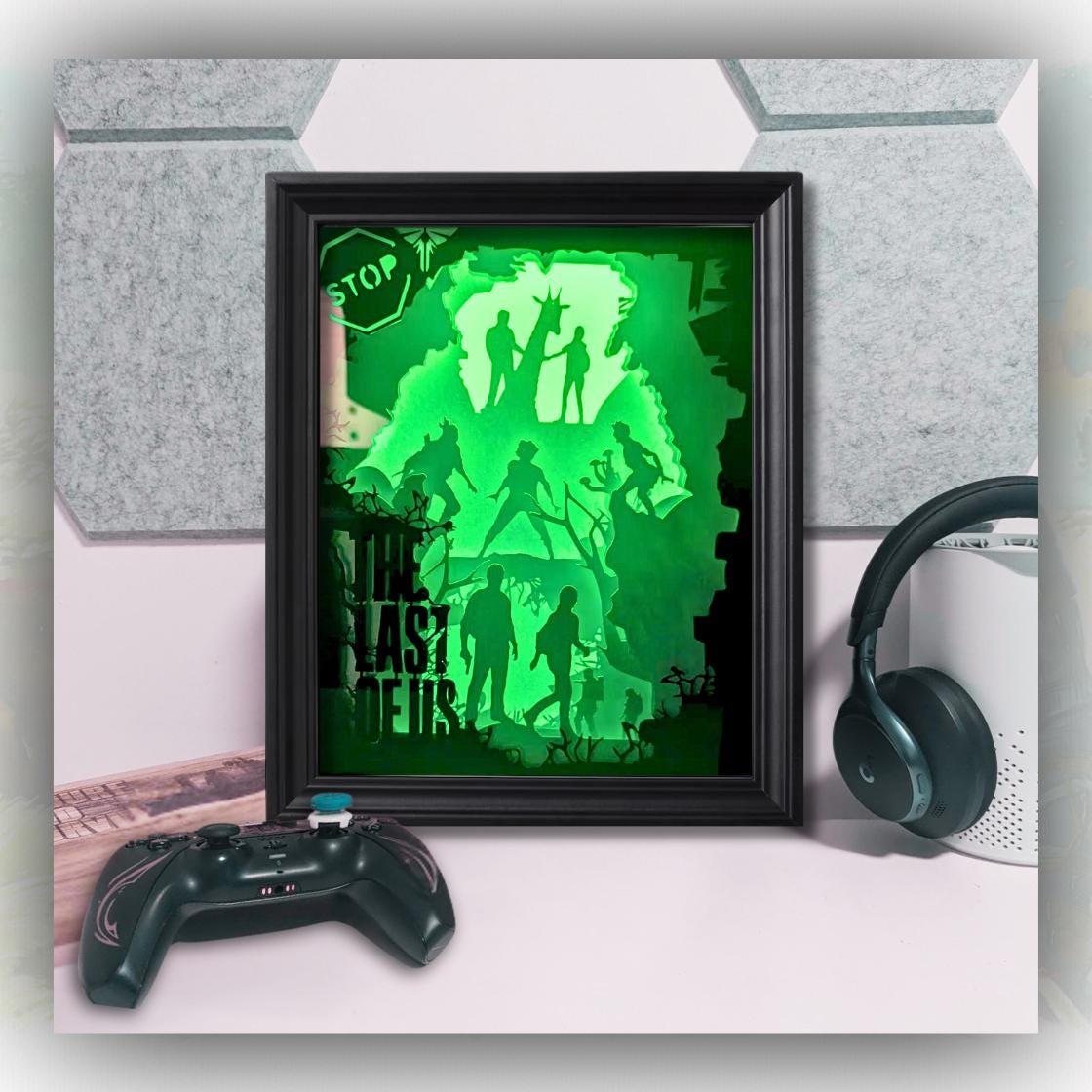 The Last Of Us - Shadowbox / Lightbox unique gift